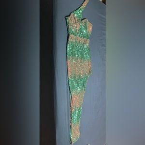 Beautiful Lulu’s Green/Multicolor sequined dress